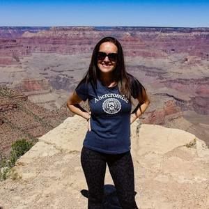 Meet your Posher, Corina